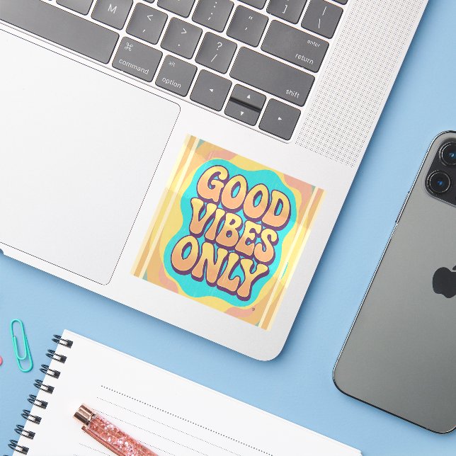 Sticker Good vibes only retro groovy style (Ordinateur portable avec iPhone)
