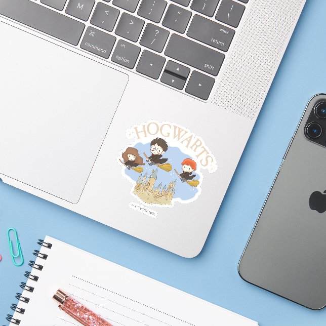 Sticker HARRY POTTER™, Hermione & Ron Fly Over HOGWARTS™ (Ordinateur portable avec iPhone)