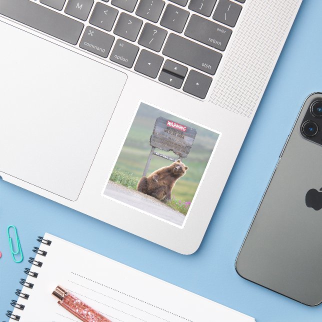 Sticker Ours Grizzly Joue Avec Un Panneau (Ordinateur portable avec iPhone)