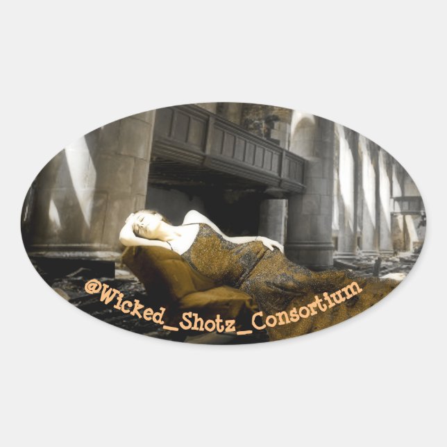 Sticker Ovale Elle reste (Devant)