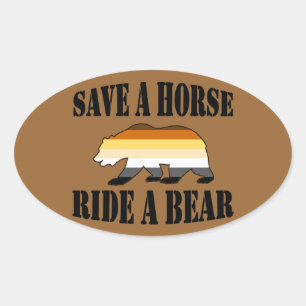 Sticker Ovale Gay Bear Sauver un Cheval Monter un Ours