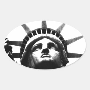 Sticker Ovale Statue noire et blanche de la Liberté