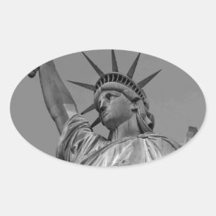 Sticker Ovale Statue noire et blanche de Liberty New York