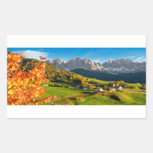 Sticker Rectangulaire Automne dans un paysage de Dolomites avec église