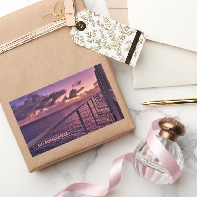 Sticker Rectangulaire Bateau de croisière Serene Sunrise (Cadeaux)