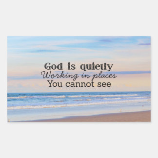 Sticker Rectangulaire Dieu travaille la typographie chrétienne Biblique