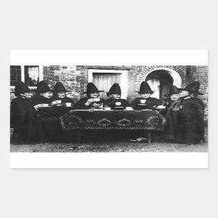 Sticker Rectangulaire Sorcières galloises ayant du thé à la crème