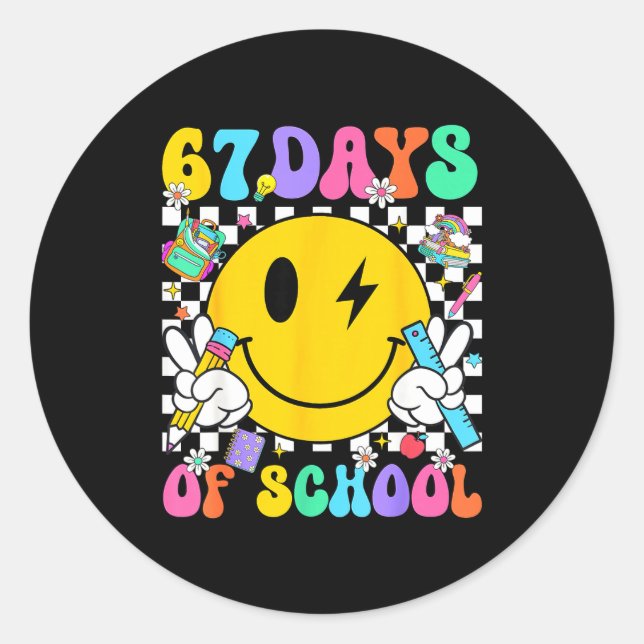 Sticker Rond 67 Days Of School Smile Face 67 Days Smarter Teach (Devant)