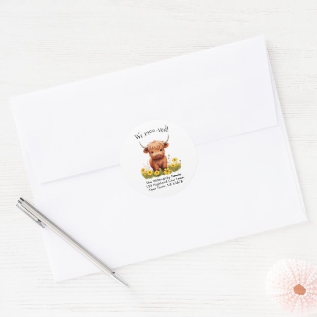 Sticker Rond Adorable Highland Cow Nouvelle adresse (Enveloppe)