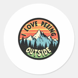 Sticker Rond Amoureux du camping, j'adore pisser dehors