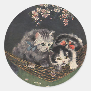 Sticker Rond Animaux vintages, chat Tabby ou chatons dans un ha