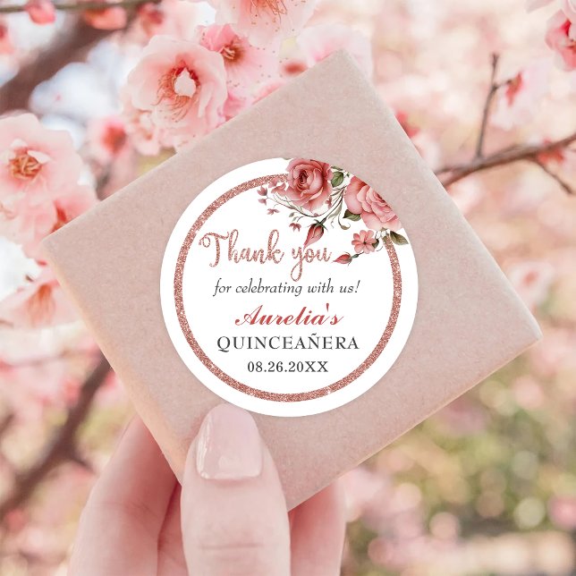 Sticker Rond Anniversaire de Quinceanera à fleurs roses blanche (Créateur téléchargé)