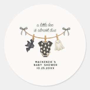 Sticker Rond Baby shower d'Halloween Little Boo