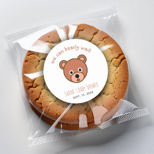 Sticker Rond Baby Shower Ours d'ours Nous pouvons à peine atten