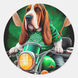 Sticker Rond Basset Hound Chien conduisant vélo St. Patrick's D