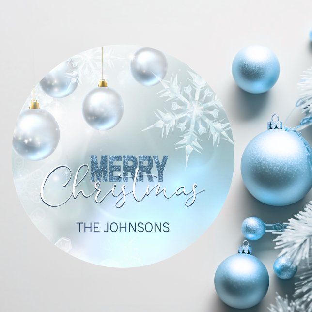 Sticker Rond Baubles de neige de Noël bleu (Blue Christmas Snowflake Snow Baubles Classic Round Sticker)
