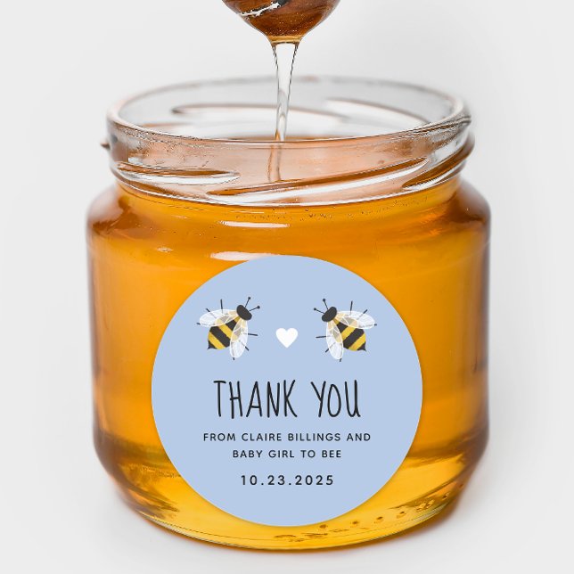 Sticker Rond Bébé bleu doux à Merci de douche d'abeille (Sky blue round sticker for a Baby to Bee baby shower honey themed favor)