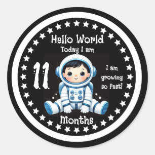 Sticker Rond Bébé de onze mois fait un grand pas Astronaute