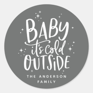 Sticker Rond Bébé il fait froid à l'extérieur vacances