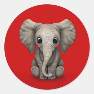 Sticker Rond Bébé mignon Eléphant Calf assis, Rouge