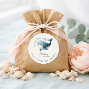 Sticker Rond Bientôt de vous baleine ivoire merci Baby Shower