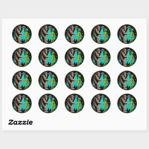 Sticker Rond Bigfoot Alien Alliance - Funny Scifi Cryptid