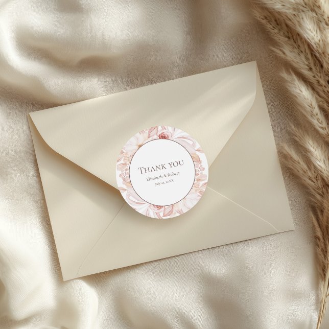 Sticker Rond Boho Blanc et rose Mariage Merci (Boho White and Pink Floral Wedding Thank You Classic Round Sticker on an elegant wedding envelope.)