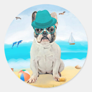 Sticker Rond Bouledogue français sur la plage
