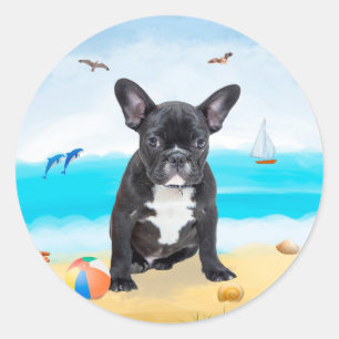Sticker Rond Bouledogue français sur la plage