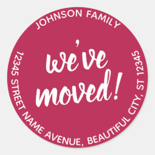 Sticker Rond Burgundy Red Script Nous avons déplacé un nouveau 