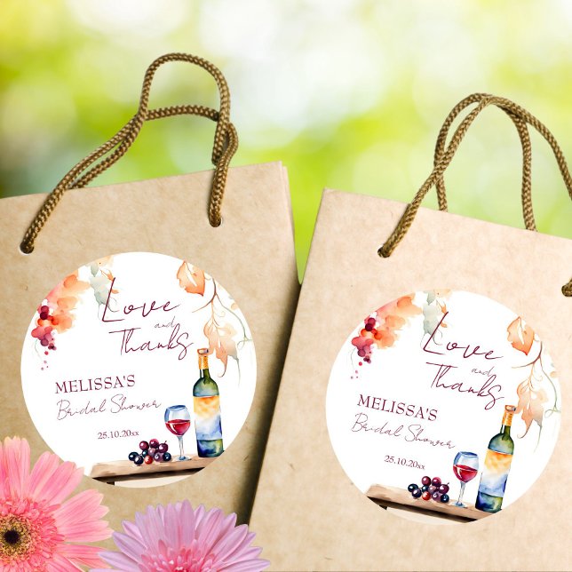 Sticker Rond Cadeau de fête de fiançailles de la vinification V (Vino before vows winery bridal shower favors thank you favor sticker )