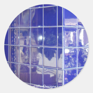 Sticker Rond Cadeaux de réflexion de carreaux bleus de Hot Spri