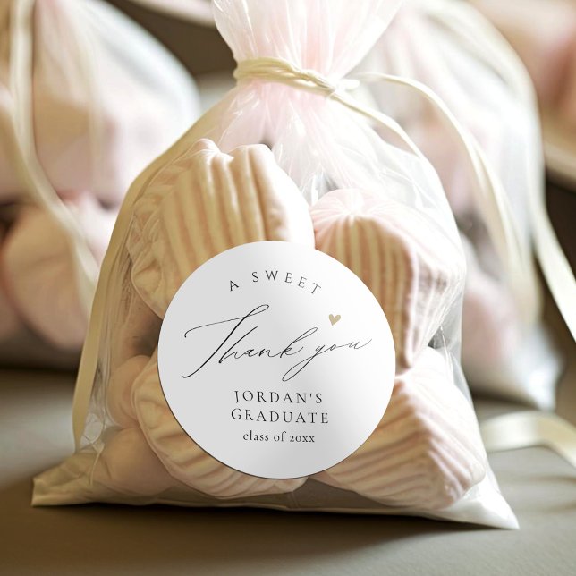 Sticker Rond Cadeaux de remerciement de graduation de script él (Simple Elegant Script Graduation Favors Thank You Classic Round Sticker)