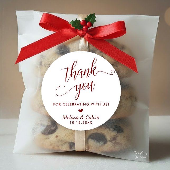 Sticker Rond Cadeaux minimalistes Mariages modernes Merci (Modern Wedding Minimalist Thank You Gifts Classic Round Sticker favors in red heart burgundy wine)