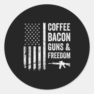 Sticker Rond Café Bacon Guns & Dom - Barbecue Grill Drôle Pisto