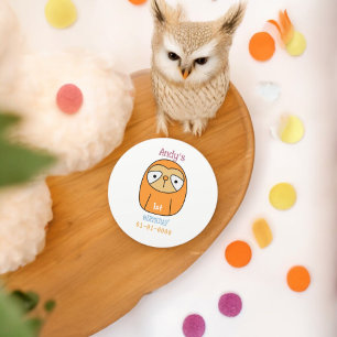 Sticker Rond Caricature d'anniversaire de Sloth