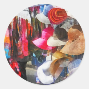 Sticker Rond Casquettes et bourses à la foire de rue