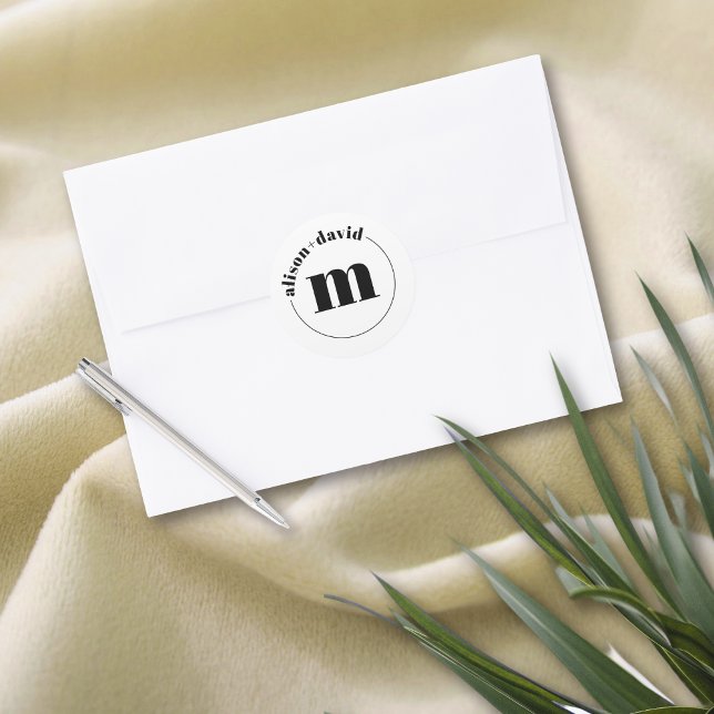 Sticker Rond Cercle avec noms et monogramme noir blanc mariage (Créateur téléchargé)