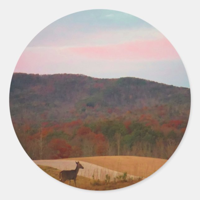 Sticker Rond Cerf sur le golf au coucher du soleil (Devant)