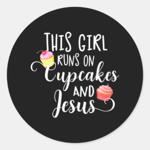 Sticker Rond Cette Fille Coule Sur Des Cupcakes Et Jésus Drôle