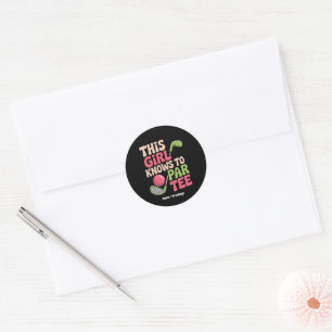 Sticker Rond Cette Fille Sait Comment Faire Un Jeu De Golf Drôl