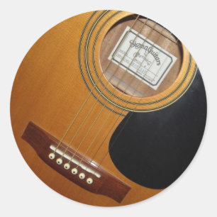 Sticker Rond Chaînes de guitare acoustique intemporelles