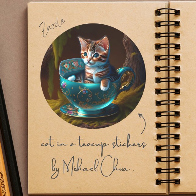 Sticker Rond Chat dans une théière | Kitten dans un sac à thé (Créateur téléchargé)