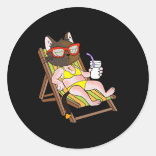 Sticker Rond Chat En Bikini Sur Chaise De Plage En Train De Boi