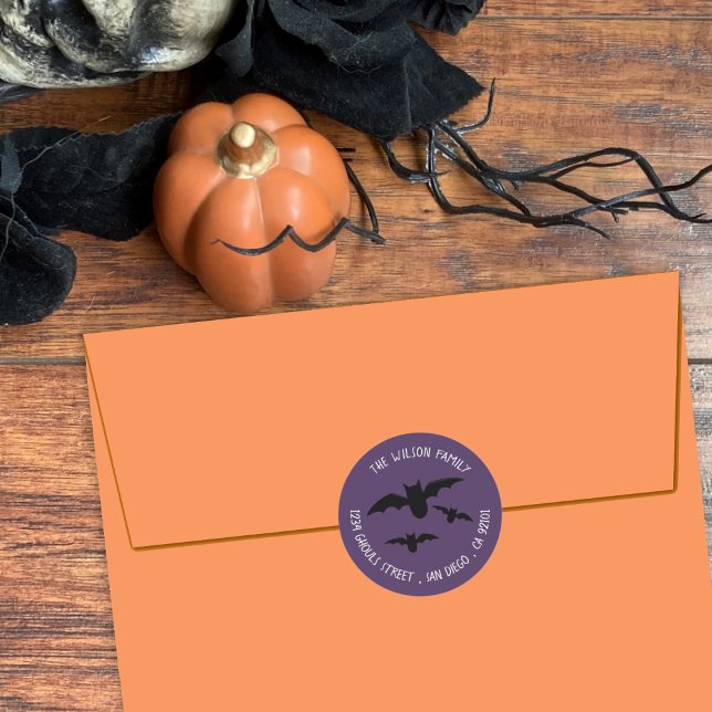 Sticker Rond Chauves-souris volantes éffrayantes Halloween Enve (Spooky bats Halloween purple envelope seals .
)