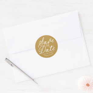 Sticker Rond Chic White Script Wedding Enregistrer La Date Gold
