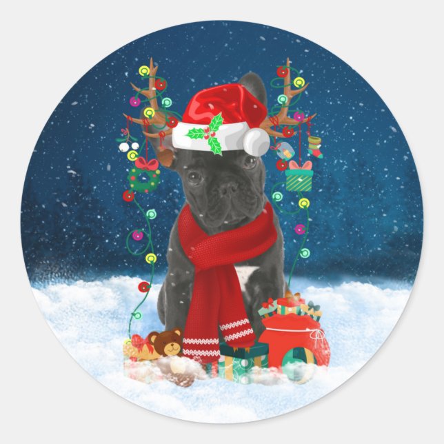 Sticker Rond Chien de taureau français en neige avec cadeaux de (Devant)