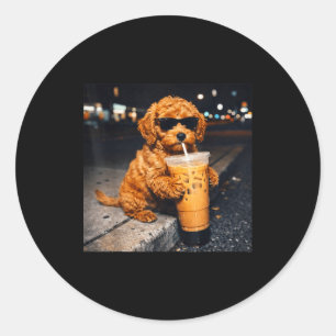 Sticker Rond Chien goldendoodle buvant du café glacé animal drô