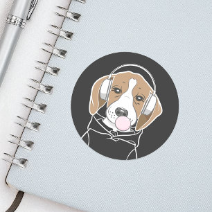 Sticker Rond Chien mignon et drôle de Beagle avec Bubble Gum