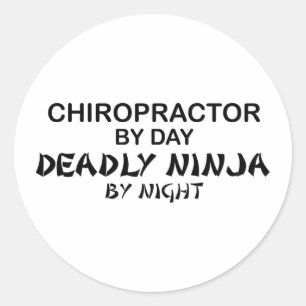 Sticker Rond Chiroprakteur Ninja mortel par nuit